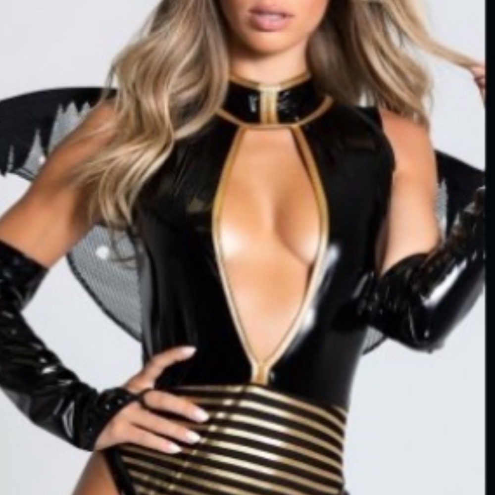 NWOT Murder Hornet adult women’s costume size M